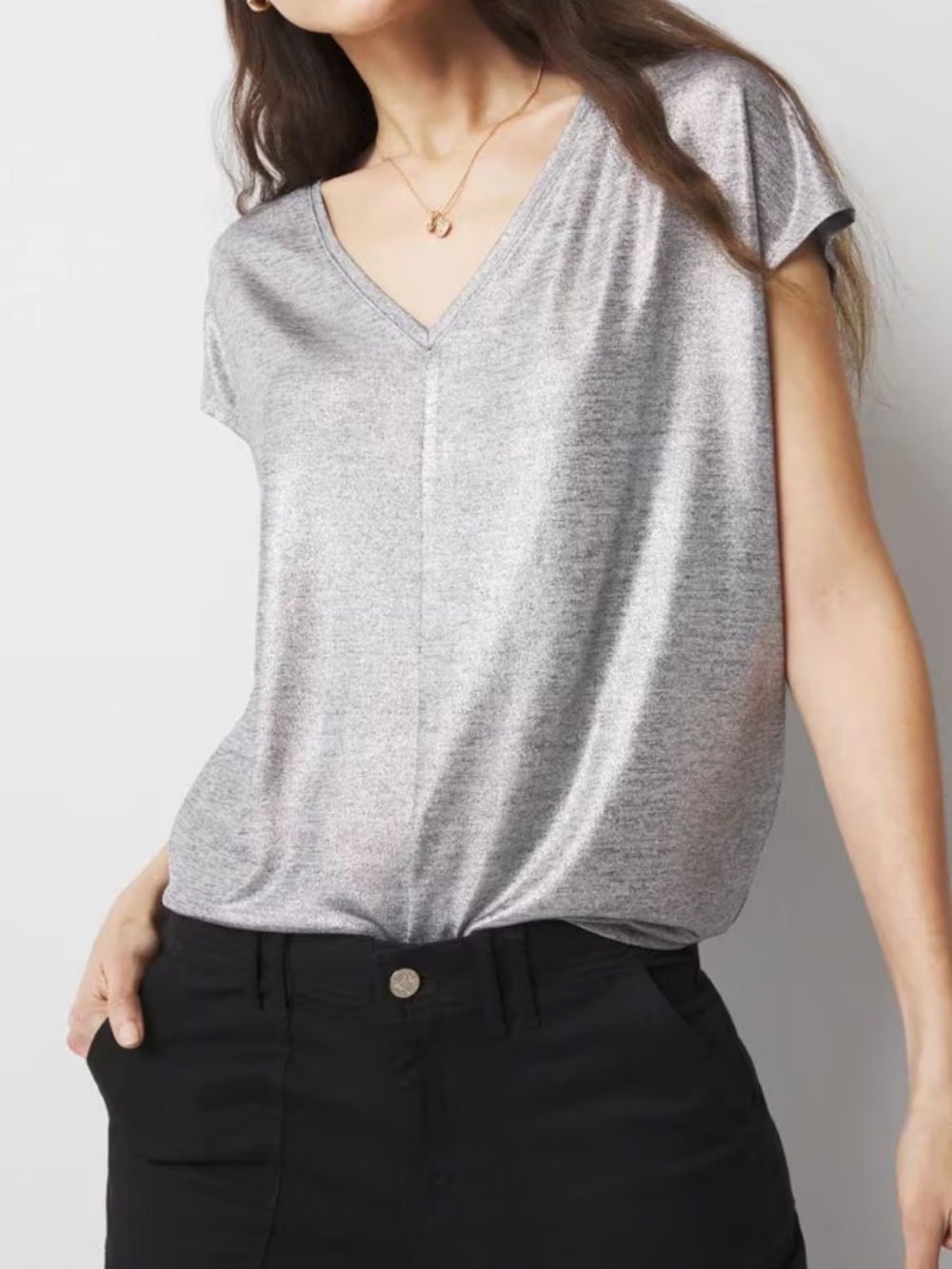WOMEN’S WHBM SILVER JETSETTER V-NECK TEE TSHIRT LARGE